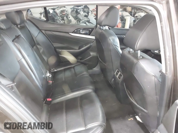 2016 Nissan Maxima Platinum with VIN 1N4AA6AP3GC404618, listed as a IAAI auction lot 42372458 with 133,968 mi miles and . Bid and sale history available at DreamBid. Image 8.