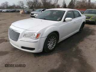 2014 Chrysler 300 z VIN 2C3CCAAGXEH171383, wystawiony jako IAAI lot #42006022 z przebiegiem 144 981 mil mil oraz . Historia ofert i sprzedaży dostępna na DreamBid. Obrazek 20.