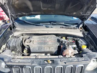 2017 Jeep Renegade Latitude z VIN ZACCJBBB8HPF76347, wystawiony jako IAAI lot #41397916 z przebiegiem 281 192 mil mil oraz . Historia ofert i sprzedaży dostępna na DreamBid. Obrazek 10.