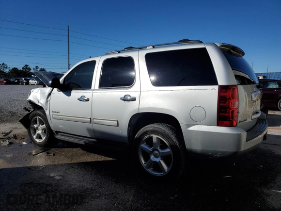 2013 Chevrolet Tahoe LS z VIN 1GNSKAE04DR332680, wystawiony jako Copart lot #81899914 z przebiegiem 216 063 mil mil oraz Szkoda całkowita • Salvage title. Historia ofert i sprzedaży dostępna na DreamBid. Obrazek 2.