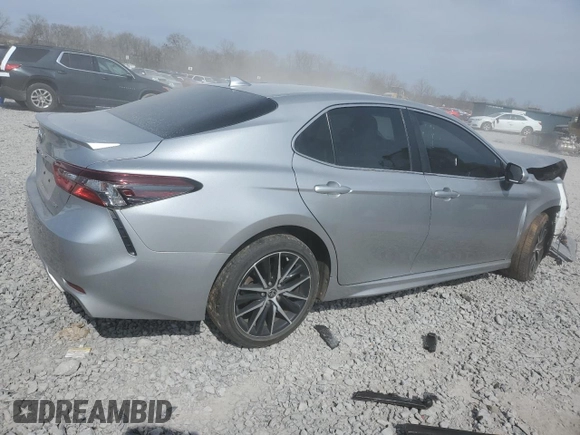 2022 Toyota Camry SE with VIN 4T1G11AK5NU677722, listed as a Copart auction lot 46927405 with 46,786 mi miles and Salvage Title. Bid and sale history available at DreamBid. Image 3.