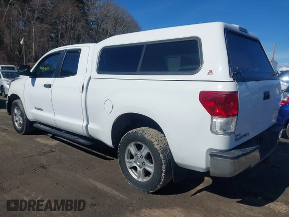 2010 Toyota Tundra 4WD Truck with VIN 5TFUM5F10AX015321, listed as a IAAI auction lot 41687601 with 117,939 mi miles. Bid and sale history available at carsss.com. Image 3.