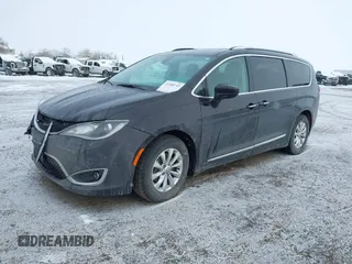 2018 Chrysler Pacifica Touring L Plus z VIN 2C4RC1EGXJR261251, wystawiony jako IAAI lot #41180745 z przebiegiem 82 548 mil mil oraz . Historia ofert i sprzedaży dostępna na DreamBid. Obrazek 2.