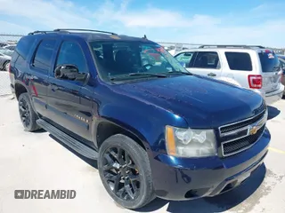 2007 Chevrolet Tahoe LT z VIN 1GNFC130X7R373238, wystawiony jako IAAI lot #41720381 z przebiegiem 298 529 mil mil oraz . Historia ofert i sprzedaży dostępna na DreamBid. Obrazek 1.
