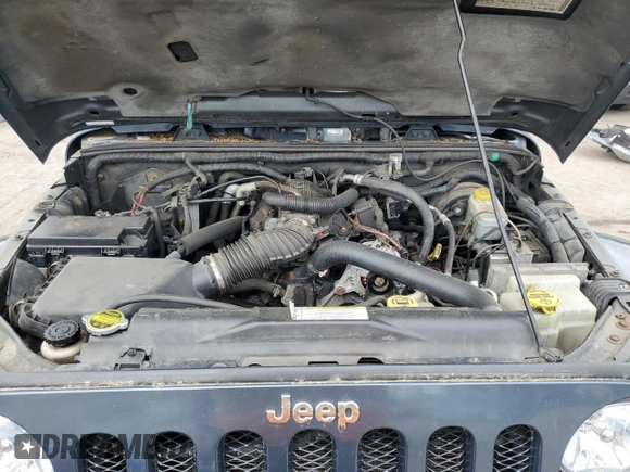 2008 Jeep Wrangler Unlimited Sahara with VIN 1J4GA59108L562831, listed as a Copart auction lot 58949225 with 206,312 mi miles and Clean title. Bid and sale history available at DreamBid. Image 12.