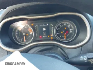 2017 Jeep Cherokee Altitude z VIN 1C4PJLASXHW649973, wystawiony jako IAAI lot #41672054 z przebiegiem 190 000 mil mil oraz . Historia ofert i sprzedaży dostępna na DreamBid. Obrazek 7.