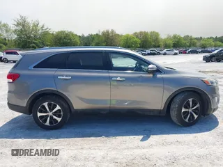 2018 Kia Sorento EX z VIN 5XYPH4A57JG410055, wystawiony jako IAAI lot #42023771 z przebiegiem 53 984 mil mil oraz . Historia ofert i sprzedaży dostępna na DreamBid. Obrazek 13.