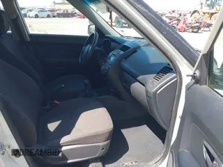 2011 Kia Soul with VIN KNDJT2A18B7335399, listed as a IAAI auction lot 42044402 with 199,371 mi miles. Bid and sale history available at carsss.com. Image 5.