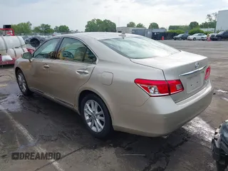 2011 Lexus ES with VIN JTHBK1EG3B2464159, listed as a IAAI auction lot 42040651 with 162,261 mi miles. Bid and sale history available at carsss.com. Image 3.
