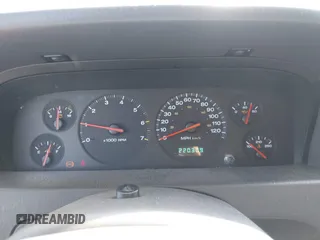 2001 Jeep Grand Cherokee Laredo z VIN 1J4GW48S01C658017, wystawiony jako IAAI lot #42160310 z przebiegiem 220 309 mil mil oraz . Historia ofert i sprzedaży dostępna na DreamBid. Obrazek 7.