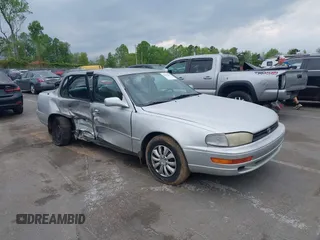 1993 Toyota Camry LE z VIN 4T1SK12E0PU290398, wystawiony jako IAAI lot #42032664 z przebiegiem 264 922 mil mil oraz . Historia ofert i sprzedaży dostępna na DreamBid. Obrazek 1.