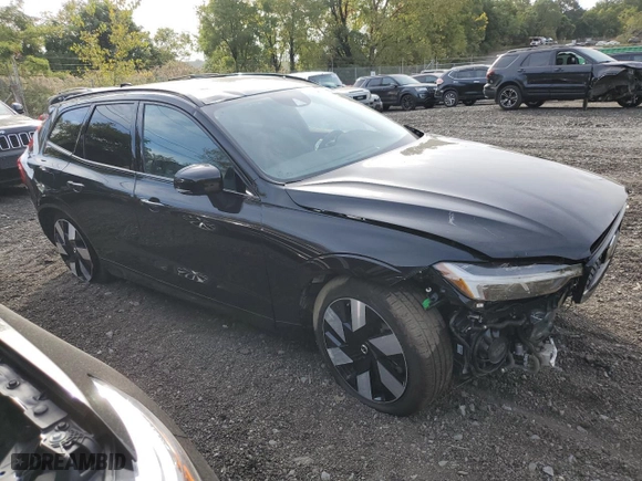 2024 Volvo XC60 Recharge Plug-In Hybrid Plus Dark Theme with VIN YV4H60DL0R1902514, listed as a Copart auction lot 84997844 with 1,302 mi miles and Salvage Title. Bid and sale history available at carsss.com. Image 4.