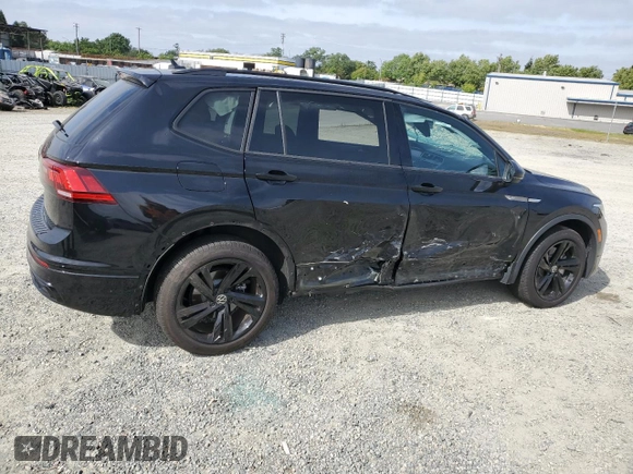 2024 Volkswagen Tiguan SE R-Line Black z VIN 3VVCB7AX8RM072281, wystawiony jako Copart lot #54356745 z przebiegiem 10 562 mil mil oraz Szkoda całkowita • Salvage title. Historia ofert i sprzedaży dostępna na DreamBid. Obrazek 3.