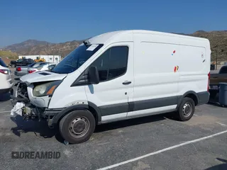 2015 Ford Transit z VIN 1FTNE1CM8FKB16085, wystawiony jako IAAI lot #42438768 z przebiegiem Nie podano mil oraz . Historia ofert i sprzedaży dostępna na DreamBid. Obrazek 15.