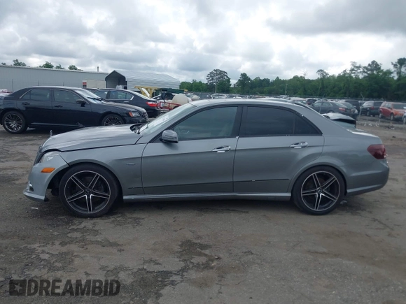 2012 Mercedes-Benz E 350 Luxury z VIN WDDHF8JB5CA601960, wystawiony jako IAAI lot #42274484 z przebiegiem 223 569 mil mil oraz . Historia ofert i sprzedaży dostępna na DreamBid. Obrazek 13.