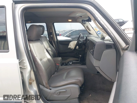 2006 Jeep Commander z VIN 1J8HH48K16C346762, wystawiony jako IAAI lot #40938740 z przebiegiem 348 396 mil mil oraz . Historia ofert i sprzedaży dostępna na DreamBid. Obrazek 5.