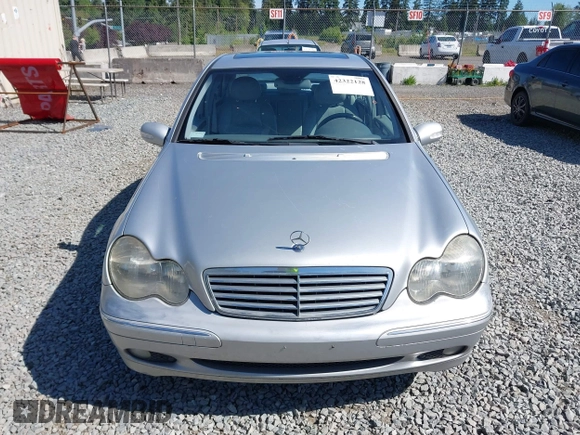 2001 Mercedes-Benz C 230/260/280/320 z VIN WDBRF61J51F013288, wystawiony jako IAAI lot #42322128 z przebiegiem Nie podano mil oraz . Historia ofert i sprzedaży dostępna na DreamBid. Obrazek 12.