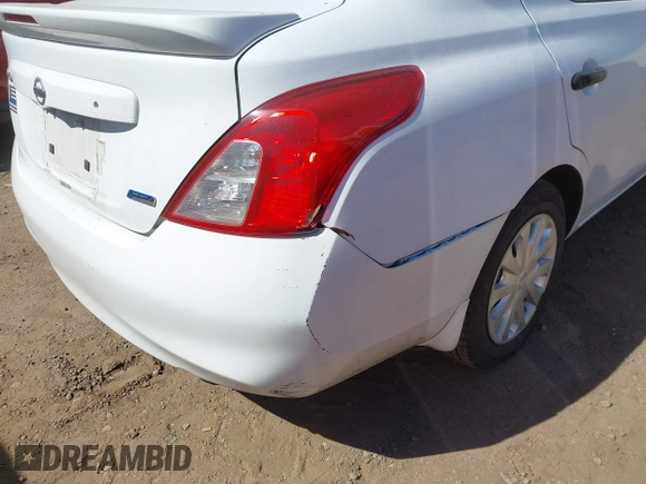 2014 Nissan Versa S Plus with VIN 3N1CN7AP7EL816008, listed as a IAAI auction lot 41991082 with Not Provided miles. Bid and sale history available at carsss.com. Image 12.