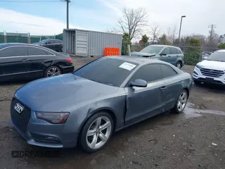 2013 Audi A5 Premium Plus z VIN WAULFAFR8DA070141, wystawiony jako IAAI lot #41729584 z przebiegiem 176 662 mil mil oraz . Historia ofert i sprzedaży dostępna na DreamBid. Obrazek 18.