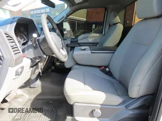 2022 Ford F-350 XL z VIN 1FTRF3A66NEG41366, wystawiony jako Copart lot #55134315 z przebiegiem 34 356 mil mil oraz Szkody całkowita. Historia ofert i sprzedaży dostępna na DreamBid. Obrazek 9.
