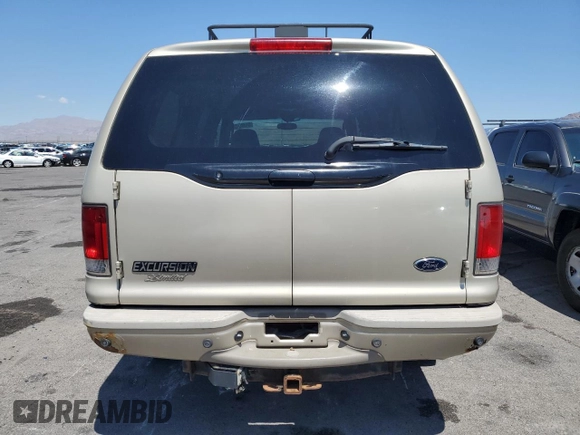 2004 Ford Excursion Limited z VIN 1FMNU43S94EB57481, wystawiony jako Copart lot #54445455 z przebiegiem 284 737 mil mil oraz Czysty tytuł • Clean title. Historia ofert i sprzedaży dostępna na DreamBid. Obrazek 6.