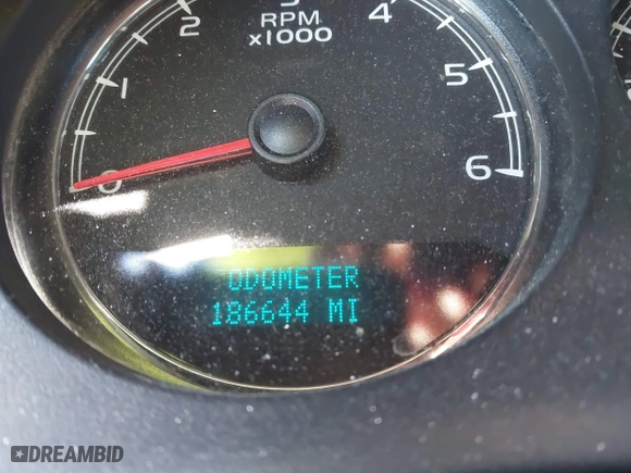 2007 Chevrolet Suburban LT with VIN 1GNFC16J97J355929, listed as a IAAI auction lot 41626223 with 186,644 mi miles. Bid and sale history available at carsss.com. Image 15.