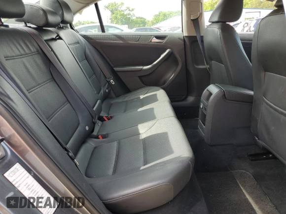 2014 Volkswagen Jetta SE with VIN 3VWD17AJ0EM246952, listed as a Copart auction lot 57507645 with 127,764 mi miles and Clean title. Bid and sale history available at DreamBid. Image 10.