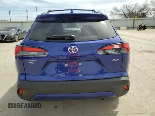 2024 Toyota Corolla Cross XLE z VIN 7MUDAAAG0RV115018, wystawiony jako Copart lot #49110885 z przebiegiem 2764 mil mil oraz Tytuł czysty. Historia ofert i sprzedaży dostępna na DreamBid. Obrazek 6.