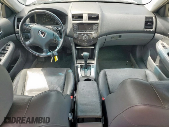 2003 Honda Accord EX z VIN 1HGCM66503A033734, wystawiony jako Copart lot #58805125 z przebiegiem 175 582 mil mil oraz Czysty tytuł • Clean title. Historia ofert i sprzedaży dostępna na DreamBid. Obrazek 8.