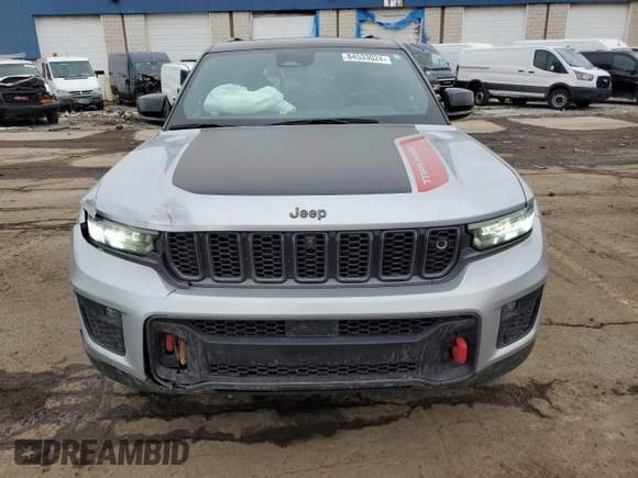 2022 Jeep Grand Cherokee Trailhawk with VIN 1C4RJHCG3N8625934, listed as a Copart auction lot 84533024 with 19,979 mi miles and Salvage title. Bid and sale history available at DreamBid. Image 5.