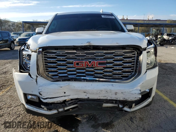 2019 GMC Yukon XL Denali with VIN 1GKS1HKJ7KR183796, listed as a Copart auction lot 45000235 with 83,931 mi miles and Salvage Title. Bid and sale history available at carsss.com. Image 5.