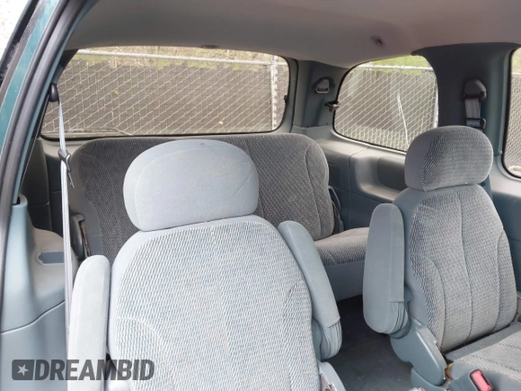 1996 Ford Windstar GL with VIN 2FMDA5140TBB45227, listed as a IAAI auction lot 41932175 with 251,553 mi miles. Bid and sale history available at carsss.com. Image 12.