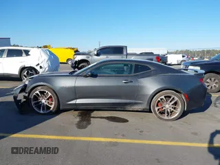 2017 Chevrolet Camaro 2SS с VIN 1G1FH1R78H0104538, выставлен на аукционе IAAI как лот 41870474 с пробегом 119 955 миль миль и . История ставок и продаж доступна на DreamBid. Изображение 15.