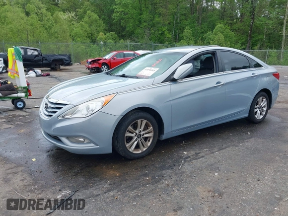 2013 Hyundai Sonata GLS z VIN 5NPEB4AC2DH781807, wystawiony jako IAAI lot #41958385 z przebiegiem 177 531 mil mil oraz . Historia ofert i sprzedaży dostępna na DreamBid. Obrazek 18.