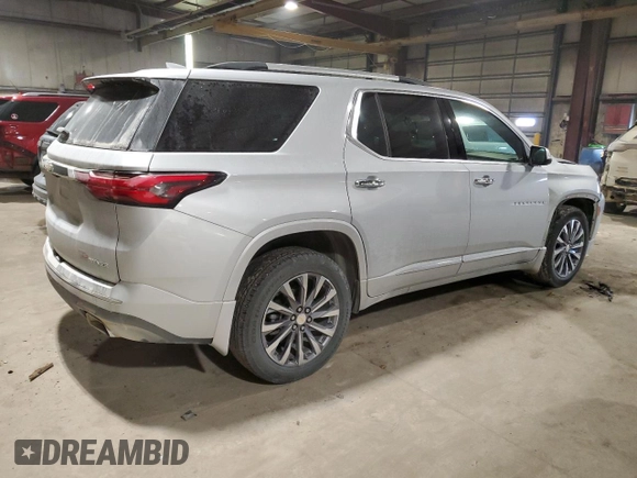 2022 Chevrolet Traverse Premier z VIN 1GNEVKKW7NJ157876, wystawiony jako Copart lot #88683885 z przebiegiem 28 459 mil mil oraz Szkoda całkowita • Salvage title. Historia ofert i sprzedaży dostępna na DreamBid. Obrazek 3.