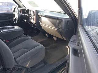2004 Chevrolet Silverado 1500 LS with VIN 2GCEC19TX41181148, listed as a IAAI auction lot 41676935 with 184,173 mi miles. Bid and sale history available at carsss.com. Image 5.