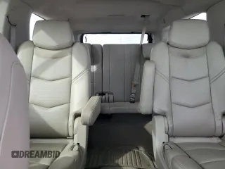 2015 Cadillac Escalade ESV Luxury z VIN 1GYS4SKJ7FR653101, wystawiony jako Copart lot #48045085 z przebiegiem 167 781 mil mil oraz Szkoda całkowita • Salvage title. Historia ofert i sprzedaży dostępna na DreamBid. Obrazek 10.