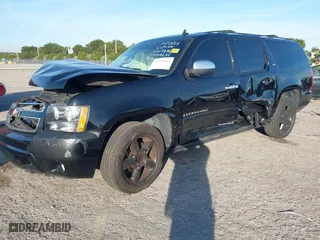 2008 Chevrolet Suburban LTZ with VIN 3GNFC16Y78G211215, listed as a IAAI auction lot 41250412 with 1 mi miles. Bid and sale history available at carsss.com. Image 17.