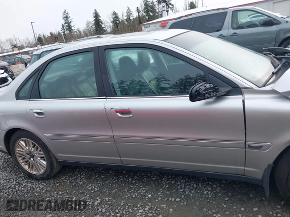 2004 Volvo S80 with VIN YV1TS91Z741370574, listed as a IAAI auction lot 41765504 with 201,008 mi miles. Bid and sale history available at carsss.com. Image 14.