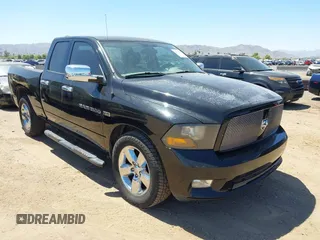 2012 Ram 1500 Express z VIN 1C6RD6FT1CS258964, wystawiony jako IAAI lot #42832236 z przebiegiem 130 802 mil mil oraz . Historia ofert i sprzedaży dostępna na DreamBid. Obrazek 1.
