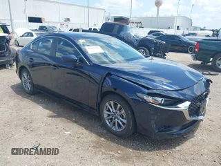 2021 Mazda 3 S z VIN JM1BPAAL6M1331460, wystawiony jako IAAI lot #42197743 z przebiegiem 53 972 mil mil oraz . Historia ofert i sprzedaży dostępna na DreamBid. Obrazek 1.