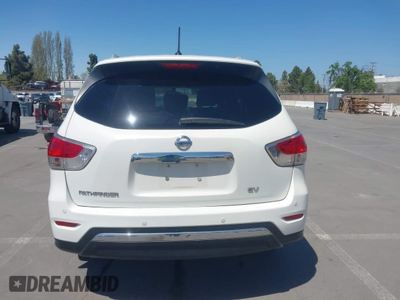 2013 Nissan Pathfinder SV with VIN 5N1AR2MN2DC657541, listed as a IAAI auction lot 41905930 with 311,578 mi miles. Bid and sale history available at carsss.com. Image 17.