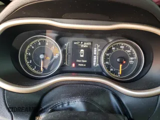 2017 Jeep Cherokee Altitude z VIN 1C4PJLAS7HW653091, wystawiony jako Copart lot #53779175 z przebiegiem 75 035 mil mil oraz Szkoda całkowita • Salvage title. Historia ofert i sprzedaży dostępna na DreamBid. Obrazek 9.