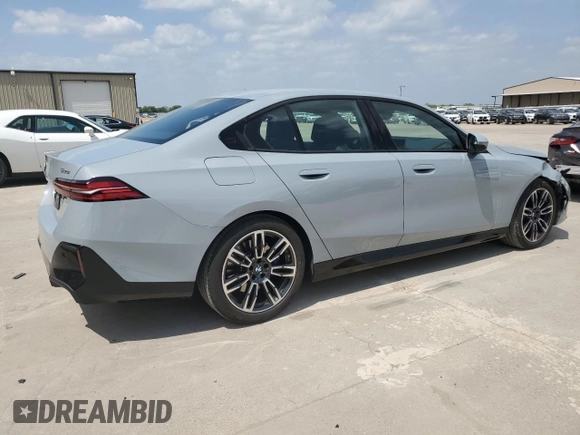 2025 BMW 5 Series 530i with VIN WBA43FJ01SCT75551, listed as a Copart auction lot 53559065 with 7,348 mi miles and Clean Title. Bid and sale history available at carsss.com. Image 3.