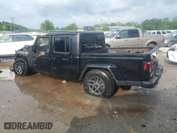 2024 Jeep Gladiator Sport z VIN 1C6HJTAGXRL109663, wystawiony jako Copart lot #54625495 z przebiegiem Nie podano mil oraz Nie do naprawy • Non repairable. Historia ofert i sprzedaży dostępna na DreamBid. Obrazek 2.