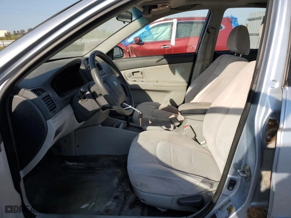 2008 Kia Spectra EX with VIN KNAFE121885515833, listed as a Copart auction lot 71814814 with 237,378 mi miles and Clean Title. Bid and sale history available at carsss.com. Image 7.