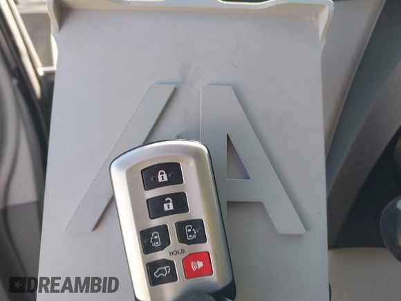 2017 Toyota Sienna XLE Auto Access Seat with VIN 5TDYZ3DC2HS832530, listed as a IAAI auction lot 42234427 with 73,877 mi miles and . Bid and sale history available at DreamBid. Image 11.