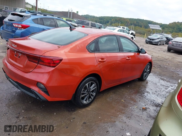 2023 Kia Forte LXS z VIN 3KPF24AD4PE596731, wystawiony jako IAAI lot #40501519 z przebiegiem 36 755 mil mil oraz . Historia ofert i sprzedaży dostępna na DreamBid. Obrazek 4.