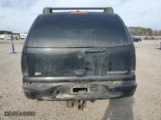 2002 Chevrolet Tahoe LT with VIN 1GNEK13Z02R285658, listed as a Copart auction lot 43216905 with 266,656 mi miles and Salvage Title. Bid and sale history available at carsss.com. Image 6.