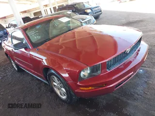 2008 Ford Mustang Deluxe with VIN 1ZVHT80N785179881, listed as a IAAI auction lot 42058845 with 154,385 mi miles. Bid and sale history available at carsss.com. Image 1.